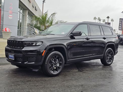New 2025 Jeep Grand Cherokee L Altitude image 3
