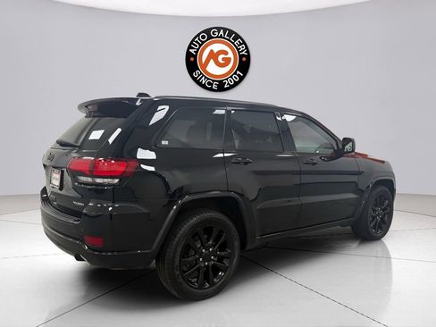 Used 2018 Jeep Grand Cherokee Altitude image 7