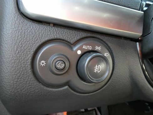 Used 2005 Chevrolet SSR Base 2D Standard Cab w/ Preferred Equipment Group image 31