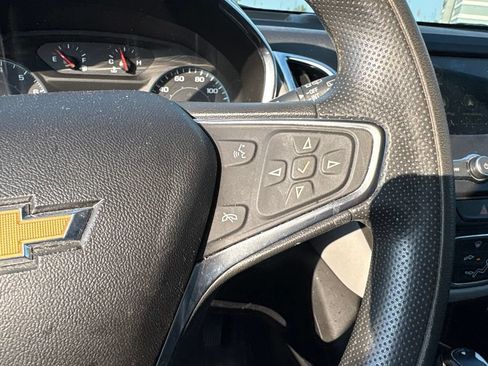 Used 2019 Chevrolet Equinox LS w/ LS Convenience Package AWD/4WD image 21