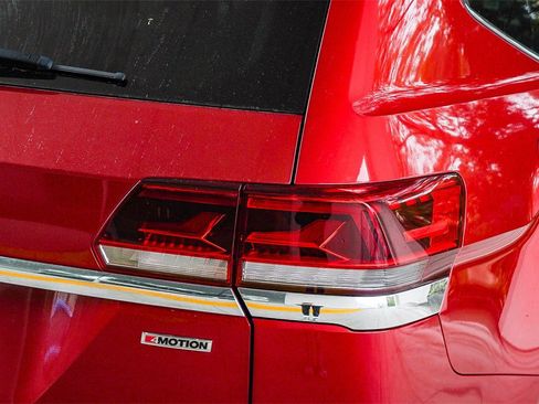 Used 2021 Volkswagen Atlas SE w/ Towing Package image 7