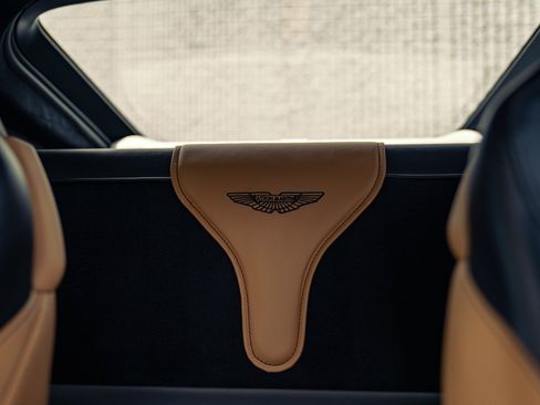 Used 2020 Aston Martin V8 Vantage Coupe RWD image 29