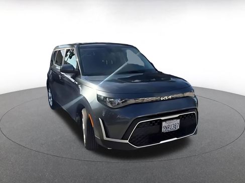 Used 2025 Kia Soul LX w/ LX Technology Package image 16
