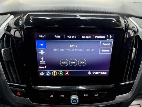 Used 2020 Chevrolet Traverse LT image 16