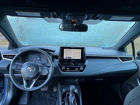 Certified 2025 Toyota Corolla SE image 19