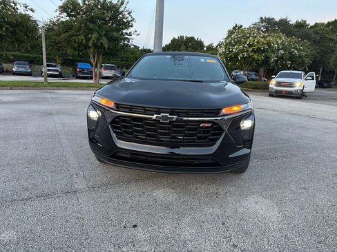 Used 2024 Chevrolet Trax RS w/ Sunroof Package FWD image 8