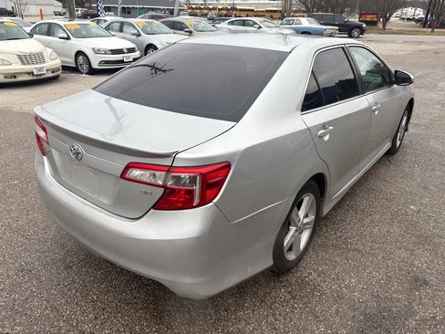 Used 2014 Toyota Camry SE image 4