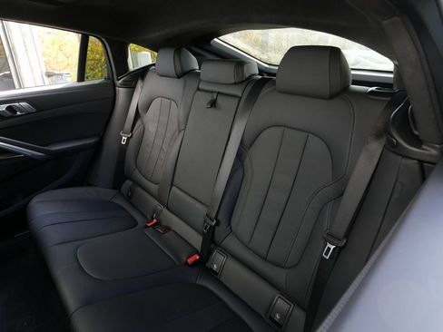 Used 2022 BMW X6 xDrive40i w/ M Sport Package image 25