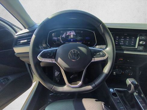 Used 2023 Volkswagen Jetta SE image 29