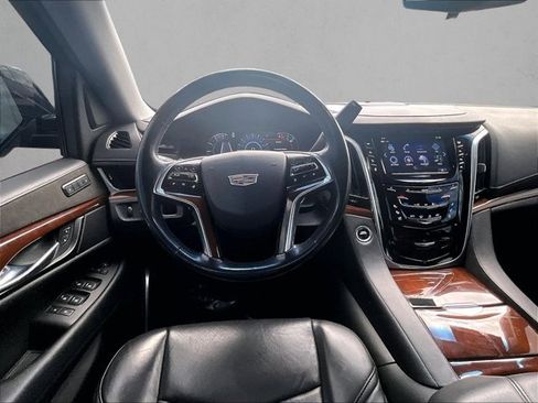 Used 2020 Cadillac Escalade ESV Luxury RWD image 7
