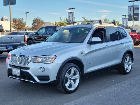Used 2017 BMW X3 xDrive28i image 1