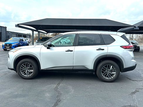 Used 2024 Nissan Rogue S image 5