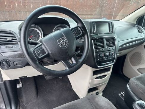 Used 2017 Dodge Grand Caravan SE w/ Power Window Group FWD image 16