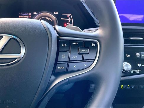 Used 2024 Lexus ES 300h F Sport image 24