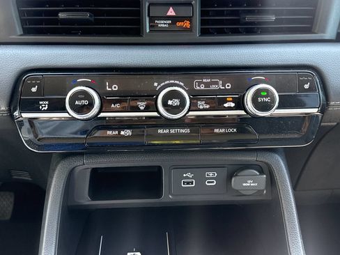 Used 2025 Honda Pilot EX-L image 24