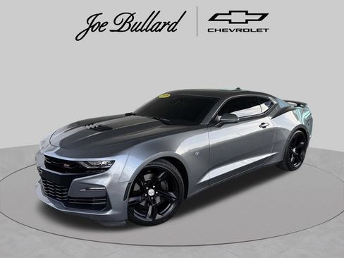 Used 2019 Chevrolet Camaro SS RWD image 1