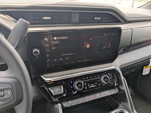 New 2025 GMC Sierra 2500 Denali w/ Denali Reserve Package image 19