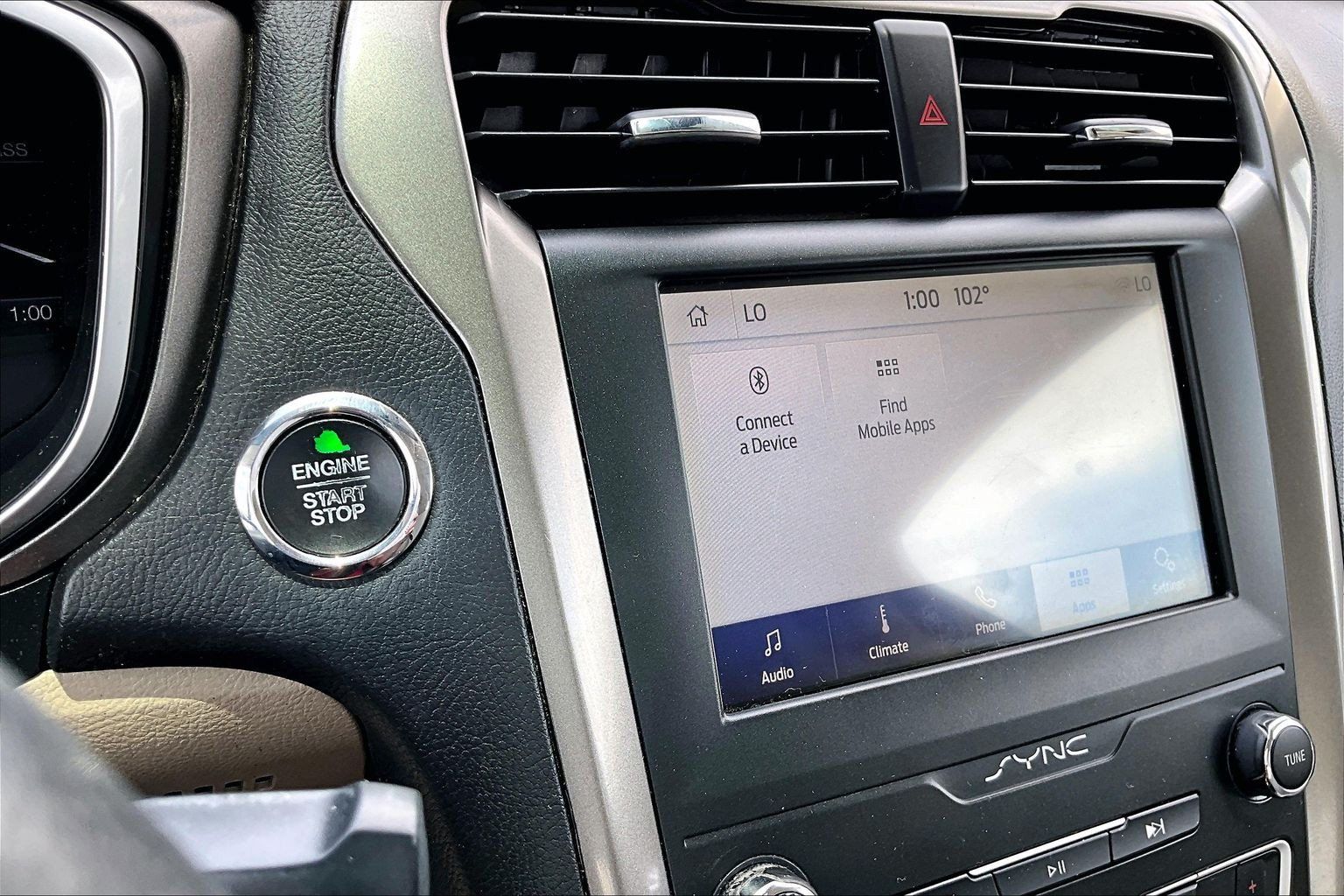 Used 2019 Ford Fusion SE FWD image 22