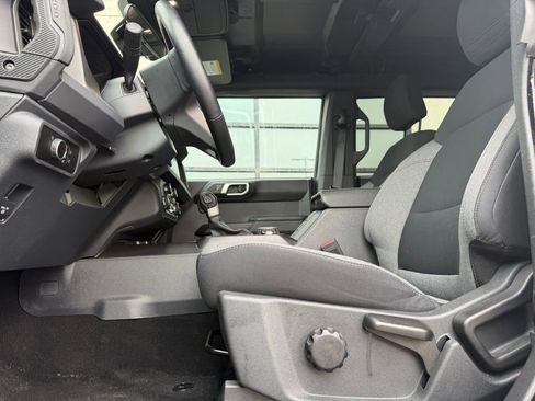 Used 2025 Ford Bronco Big Bend image 7