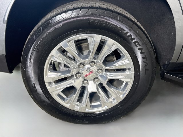 Used 2025 GMC Yukon Denali RWD image 32