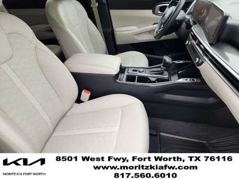 Certified 2025 Kia Sorento S FWD image 13