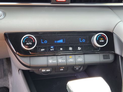 Certified 2023 Hyundai Elantra SEL w/ Preferred Accessory Package image 20