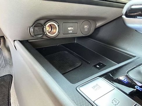 Used 2024 Hyundai Elantra SEL w/ Convenience Package FWD image 19