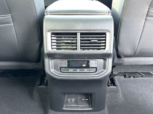 New 2026 Volkswagen Atlas SE image 25