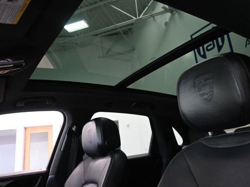 Used 2019 Porsche Cayenne S AWD/4WD image 36