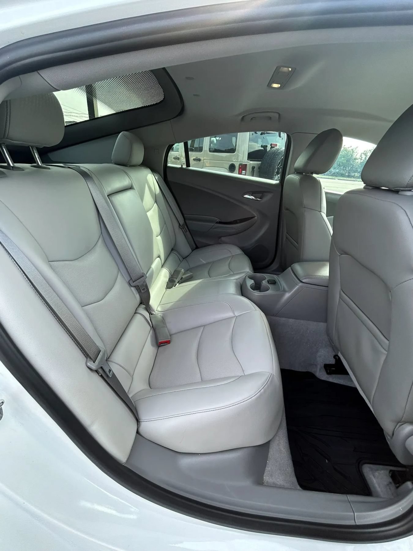 Used 2018 Chevrolet Volt LT w/ Comfort Package FWD image 20