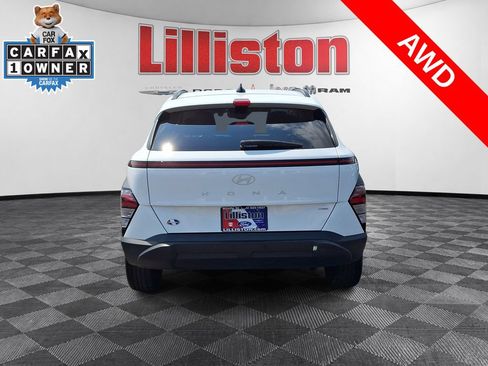 Used 2024 Hyundai Kona SEL AWD/4WD image 5