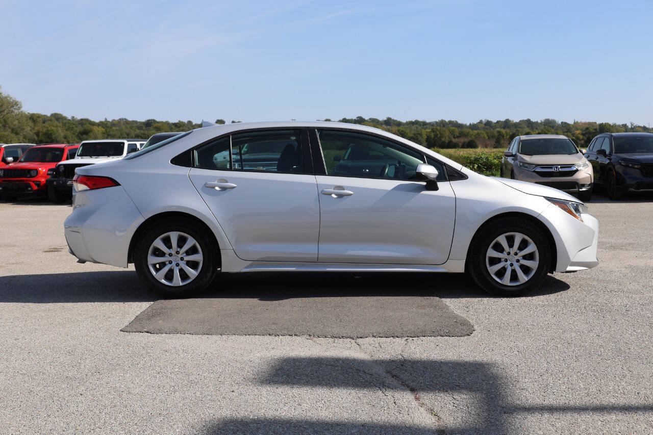 Used 2022 Toyota Corolla LE FWD image 7