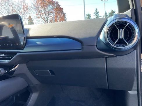 New 2026 Chevrolet Equinox EV LT image 18