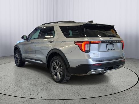 Certified 2025 Ford Explorer Active w/ Active Comfort Package AWD/4WD image 3