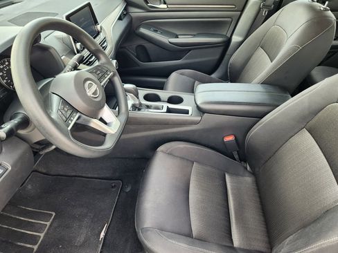 Used 2025 Nissan Altima 2.5 SV image 13