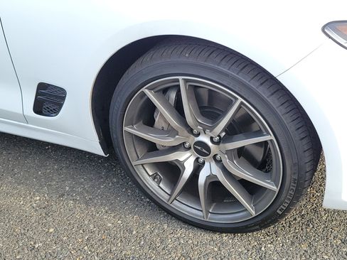 Used 2026 Genesis G70 2.5T image 4