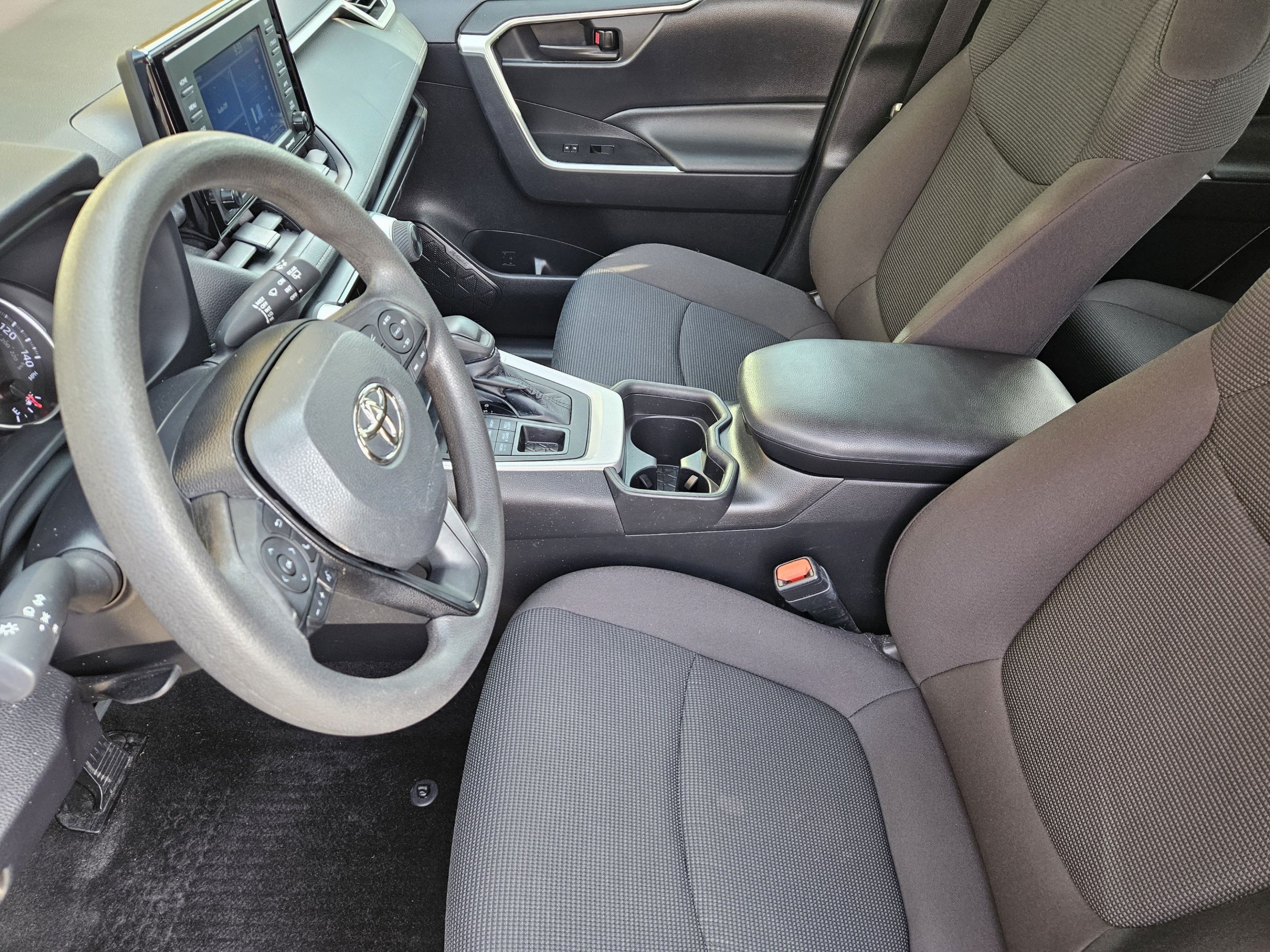 Used 2021 Toyota RAV4 LE AWD/4WD image 11