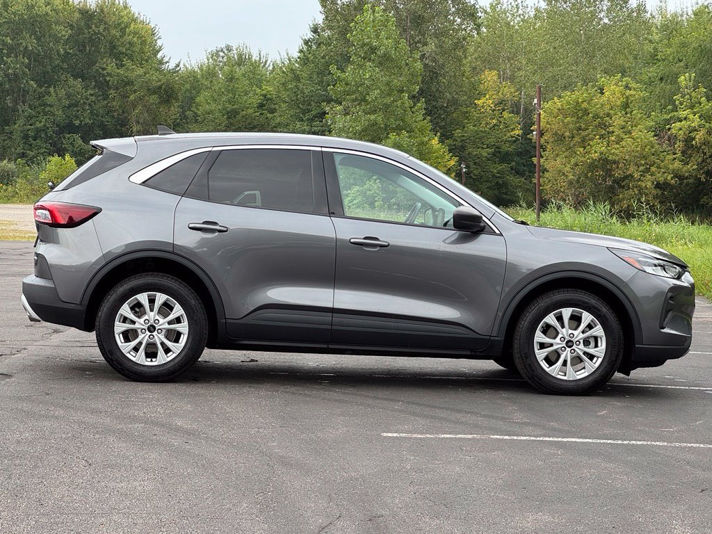Certified 2023 Ford Escape Active AWD/4WD image 7