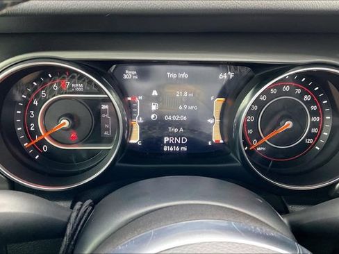 Used 2020 Jeep Wrangler Unlimited Sahara w/ Uconnect 4C Nav & Sound Group AWD/4WD image 22