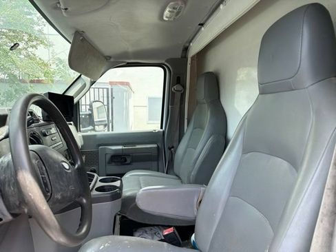 Used 2016 Ford E-350 and Econoline 350 Super Duty RWD image 10