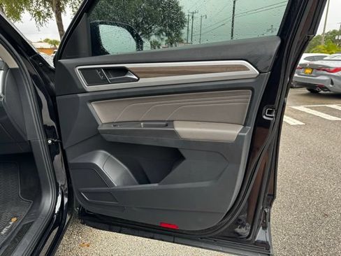 Used 2022 Volkswagen Atlas SEL AWD/4WD image 13