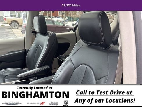 Used 2023 Chrysler Pacifica Limited image 22