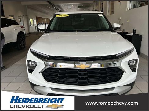 Used 2024 Chevrolet TrailBlazer LT FWD image 35