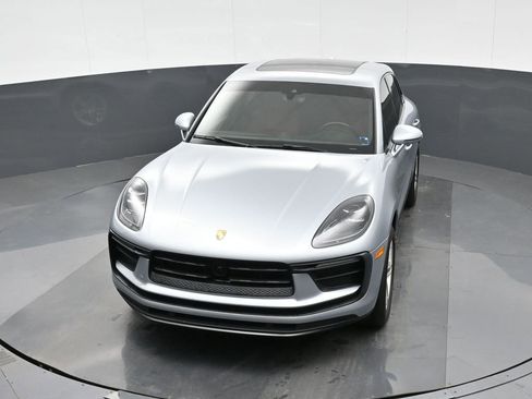 Certified 2022 Porsche Macan image 33