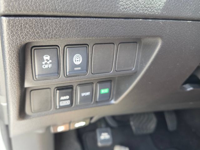 Used 2020 Nissan Rogue Sport SV AWD/4WD image 28