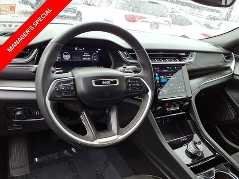 Used 2023 Jeep Grand Cherokee Altitude image 10