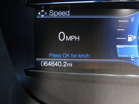 Used 2018 Ford Explorer XLT w/ Equipment Group 202A image 23