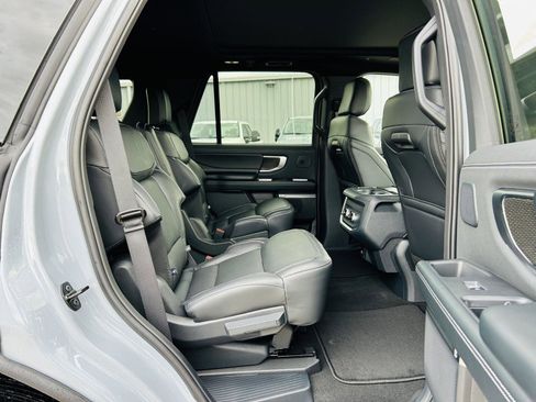 New 2025 Ford Expedition Platinum w/ Stealth Performance Package image 42