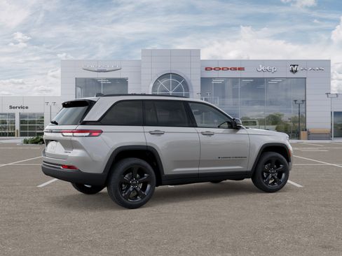 New 2025 Jeep Grand Cherokee Limited w/ Luxury Tech Group II image 17