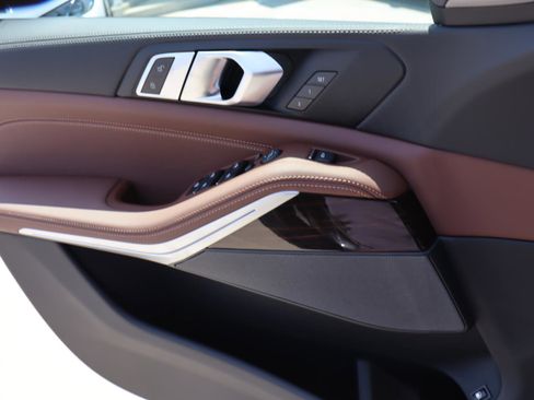 Used 2026 BMW X5 xDrive50e w/ M Sport Package image 18